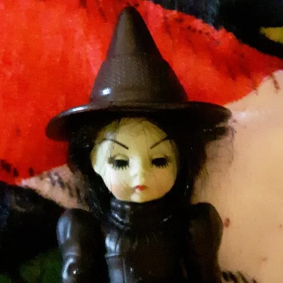 COPY - Wizard of Oz Madame Alexander McDonalds Wicked Witch West Pre-Owned - Picture 7 of 13